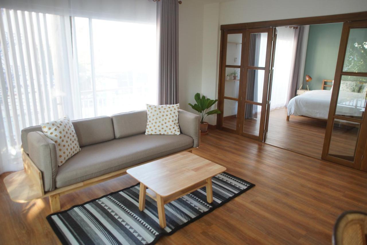 Breadfruit Hostel Чиангмай Екстериор снимка