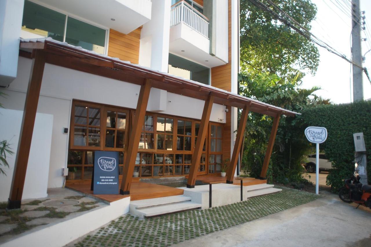 Breadfruit Hostel Чиангмай Екстериор снимка